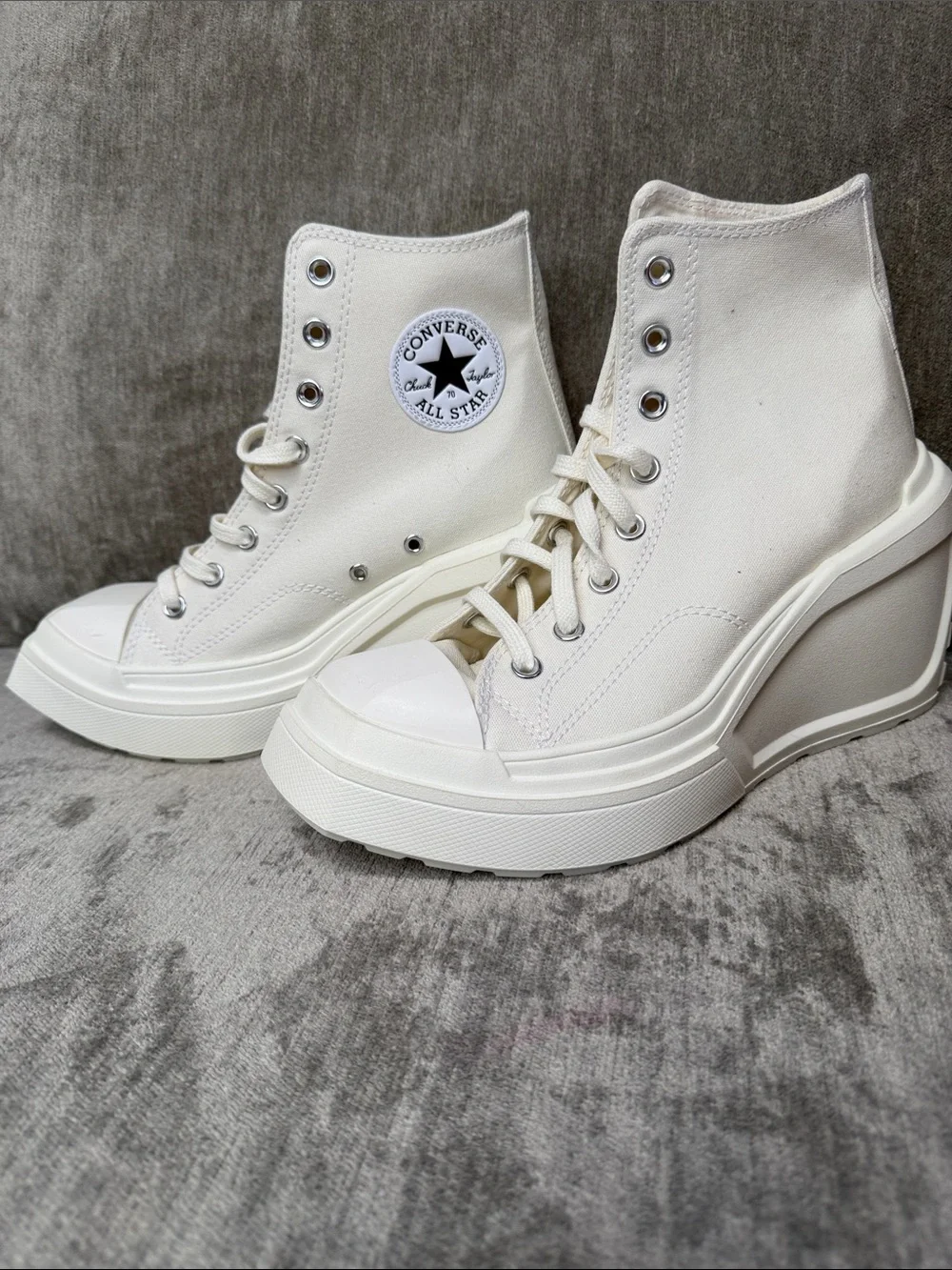 Women’s High-Top Platform Sneakers - Cream Lace-Up Converse All Stars Wedge Sz 9